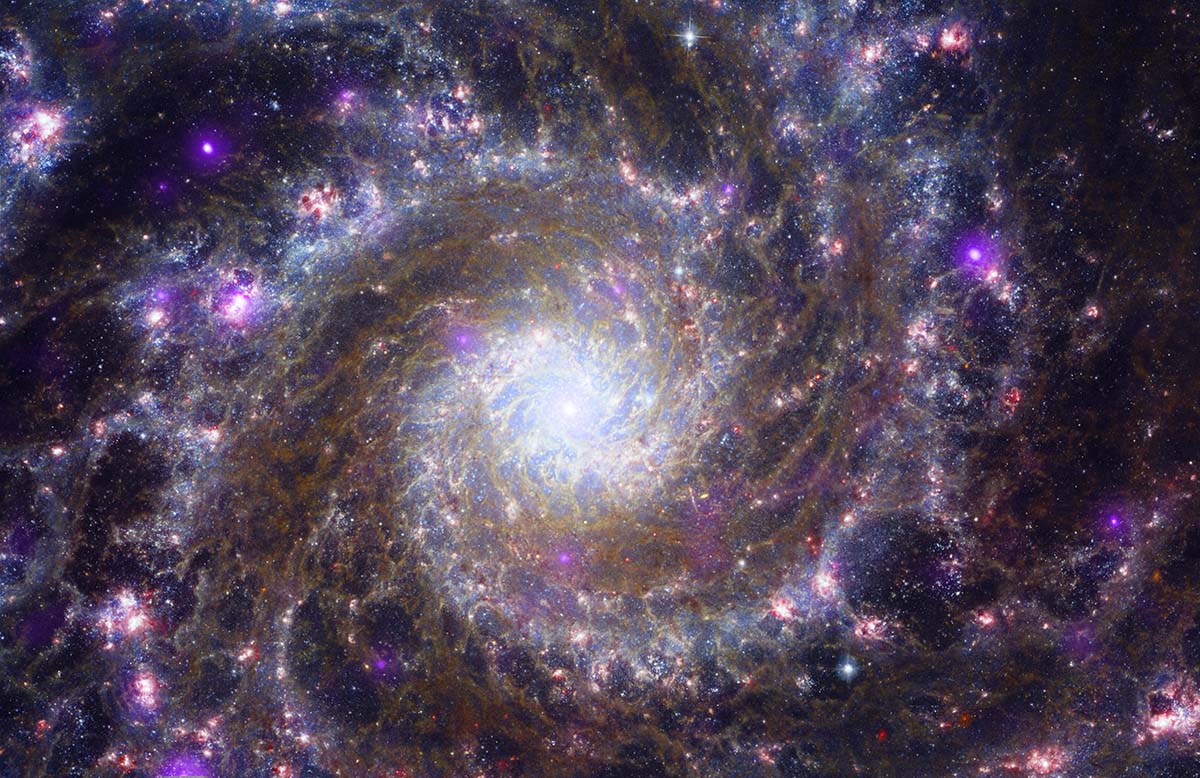 face-on-view-messier74-spiral-galaxy