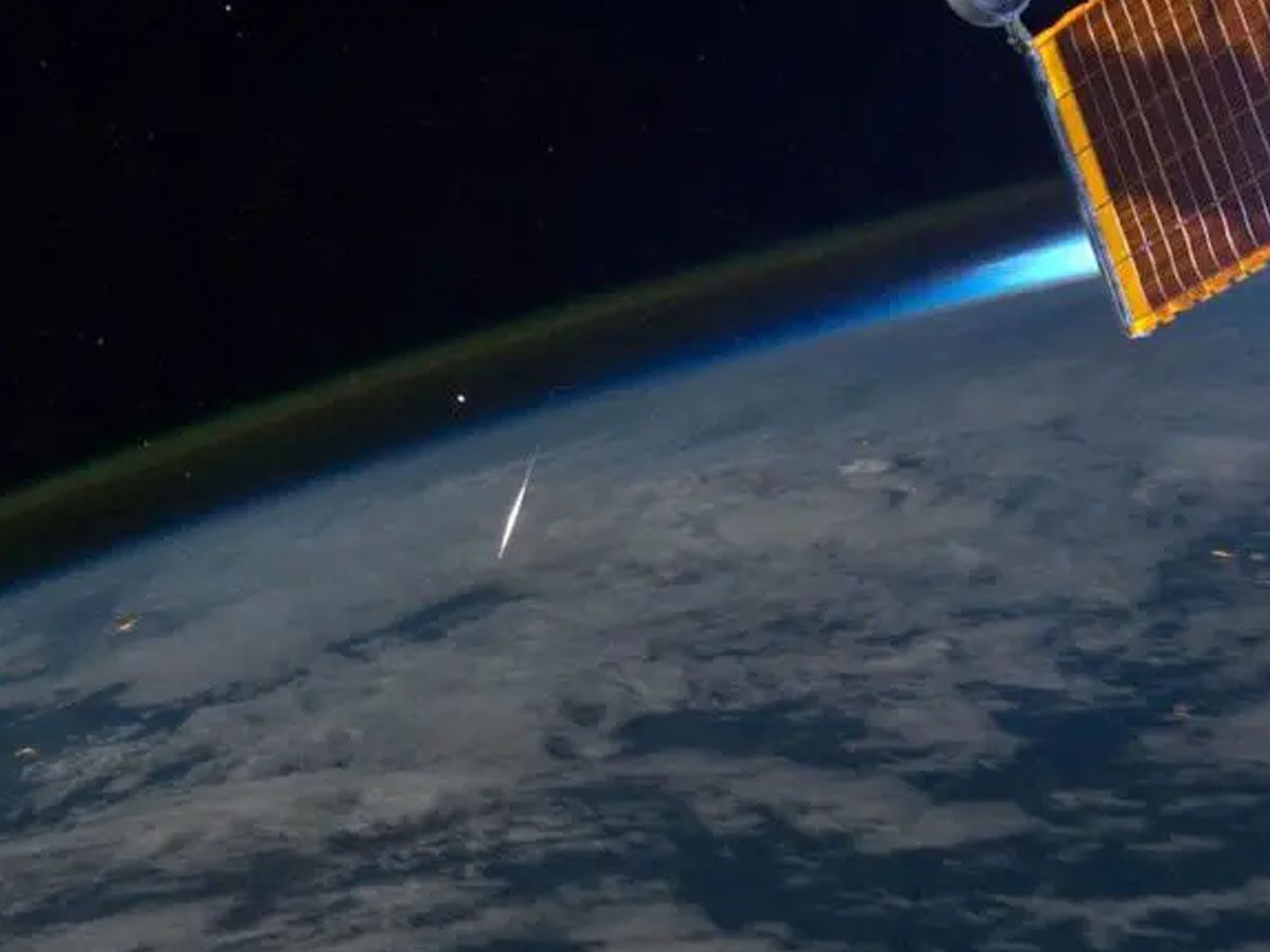 peresid-meteor-fireball-captured-international-space-station
