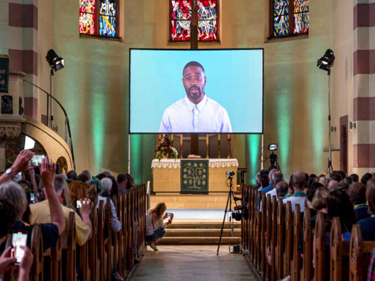 AI-powered church service in Germany draws a large crowd