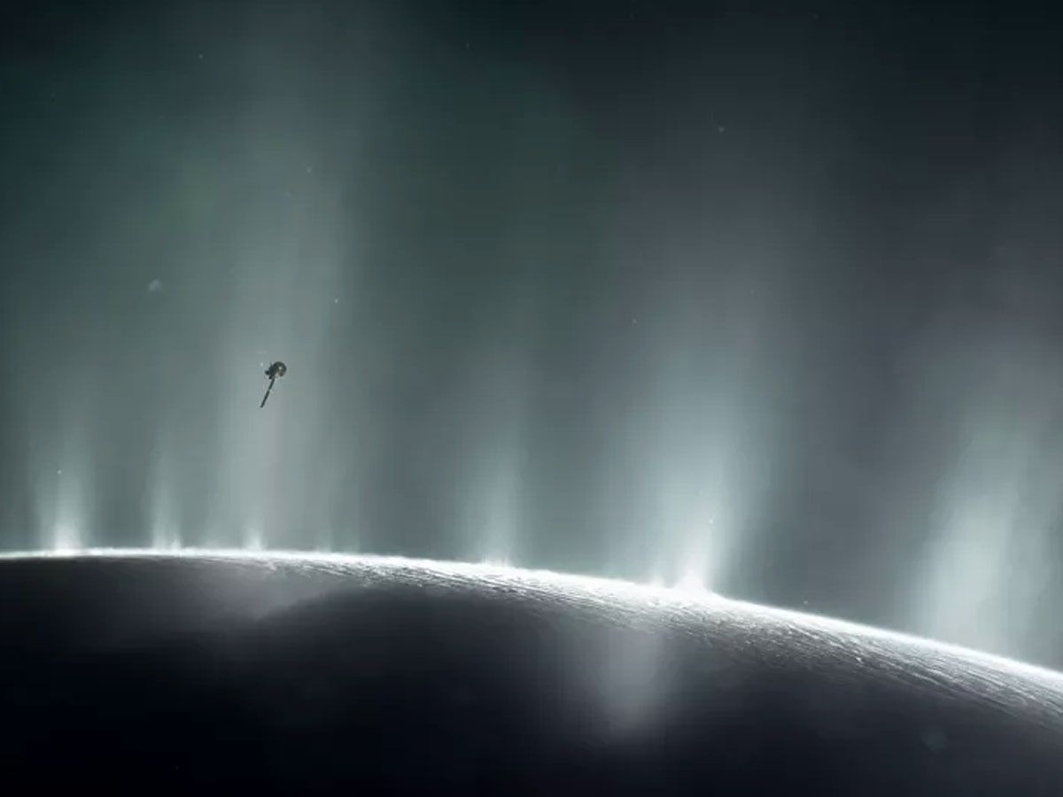 cassini-enceladus-water-plume-study