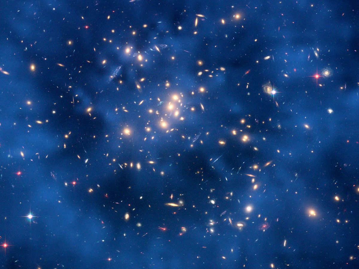 ghostly_ring_dark_matter_galaxy_cluster_hubble