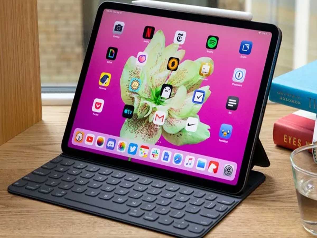 In the latest rumors, it is speculated that Apple is preparing to release two new iPad Pros featuring cutting-edge OLED screens. 