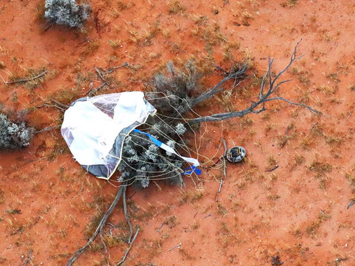 hayabusa2_return_capsule_parachute_tree_southern_australia_2020