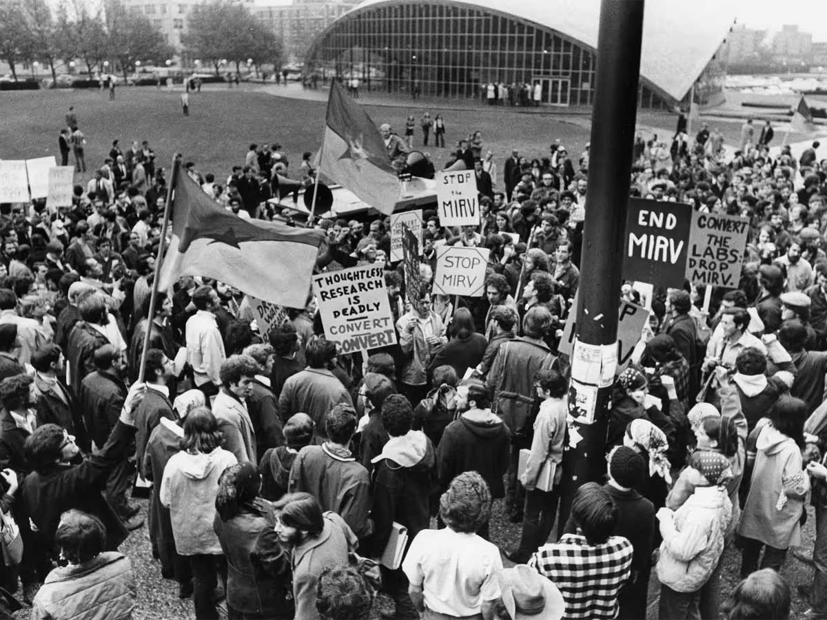 mit_protest_vietnam_1969