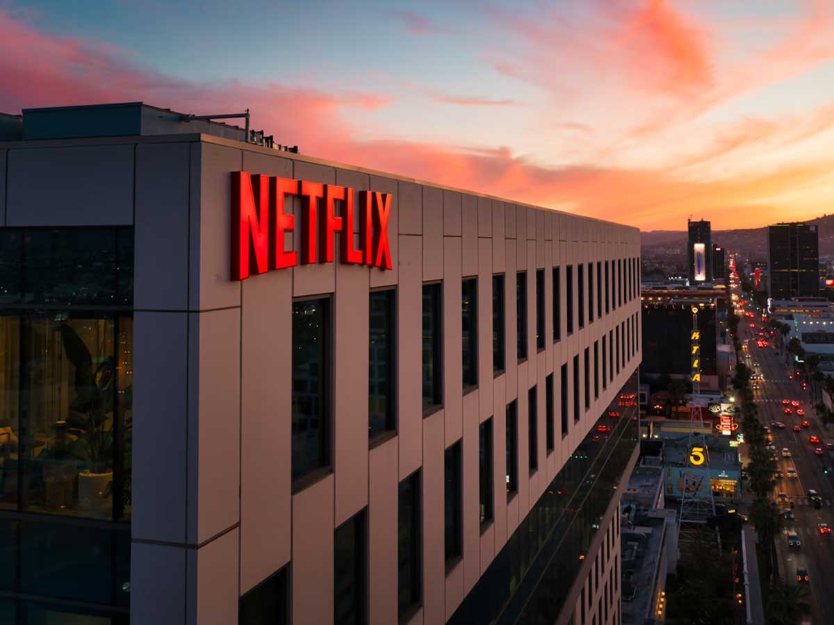How Netflix Uses Artificial Intelligence to Keep You Glued to the Screen